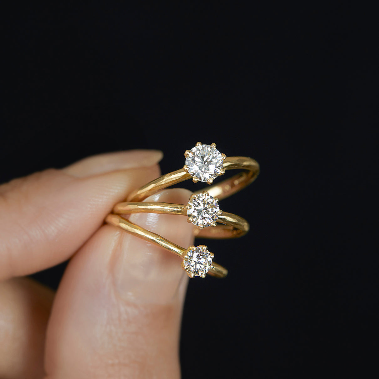 4.5mm White Diamond Blooming Ring