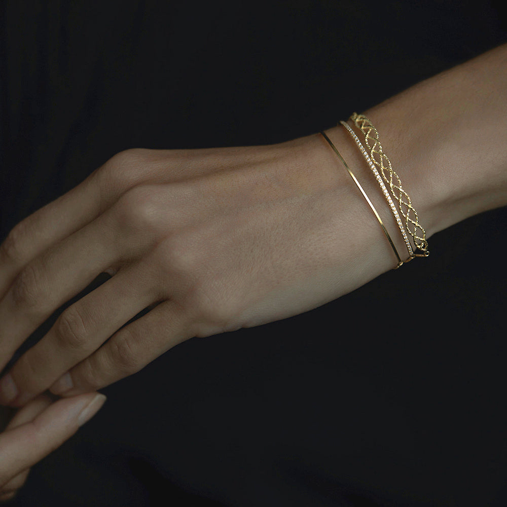 Linear Curve Bracelet