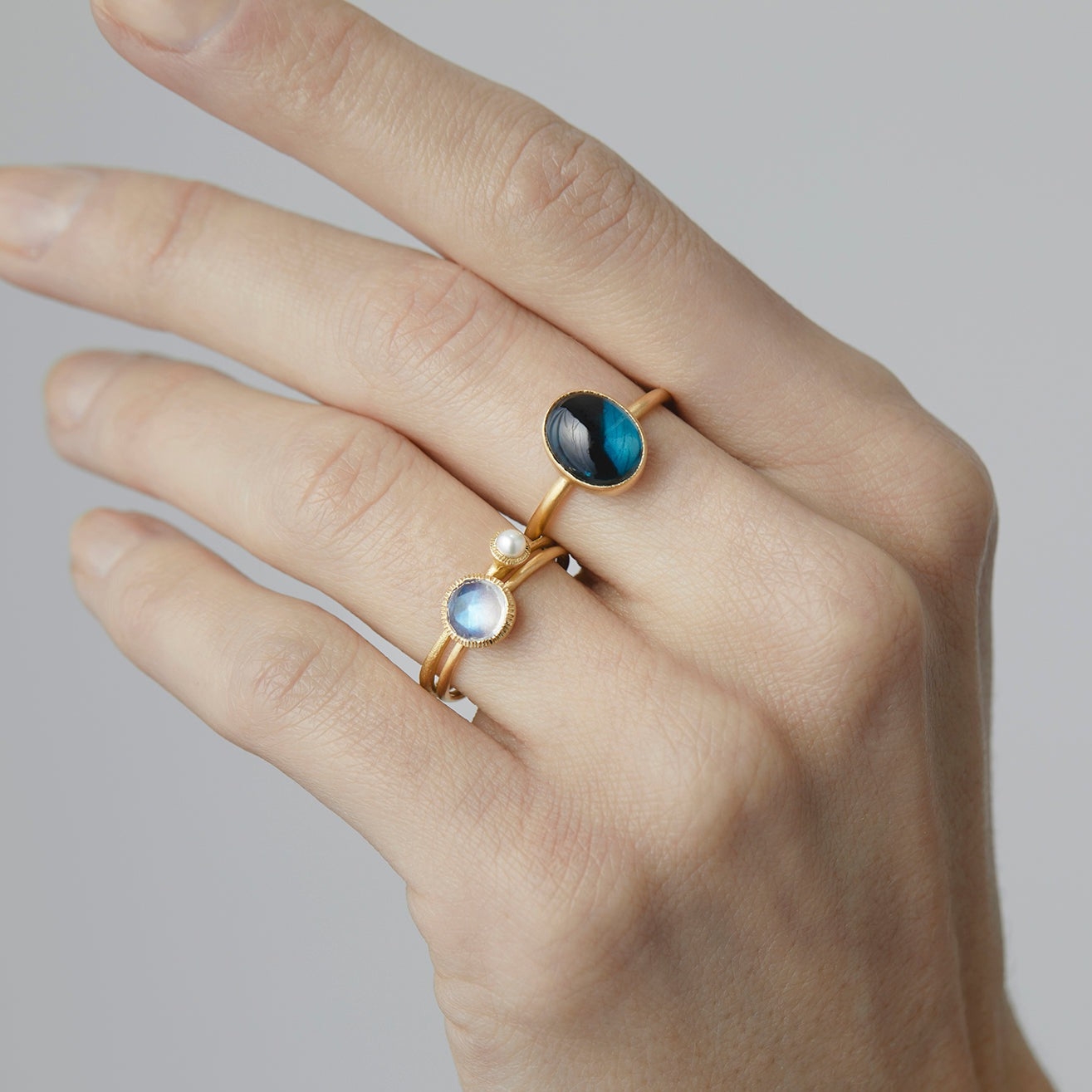 6mm Rainbow Moonstone Solitaire Ring