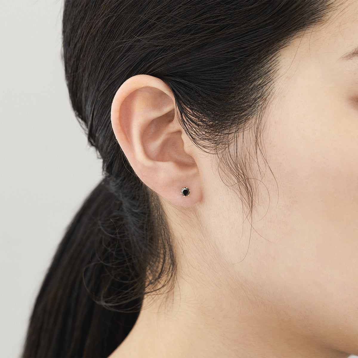 14K Yellow Gold on Model