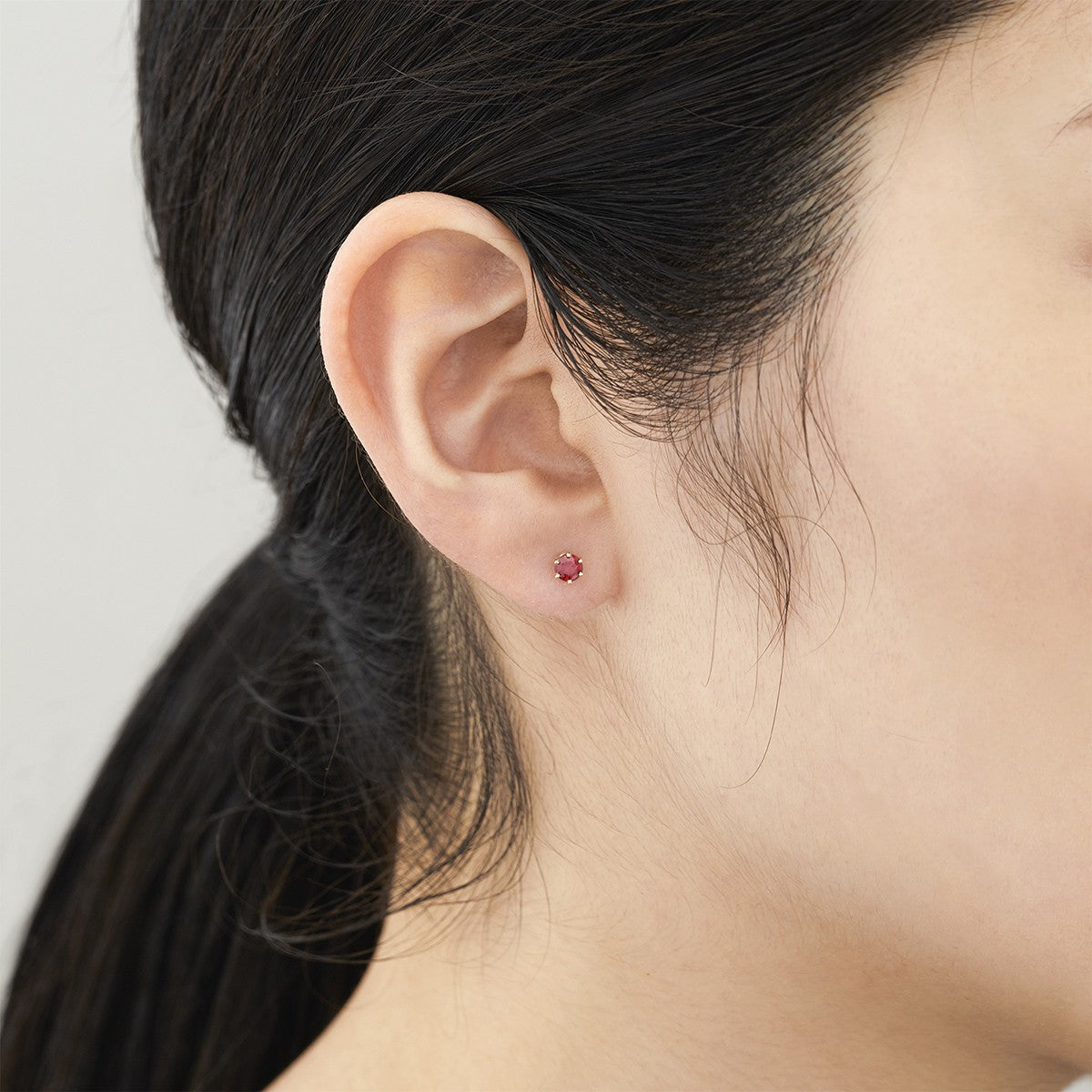 14K Yellow Gold on Model