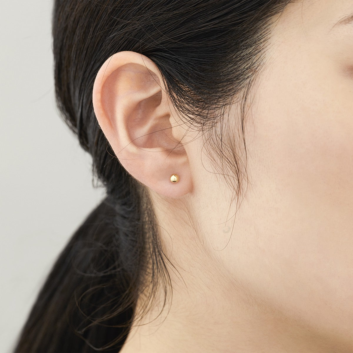 14K Yellow Gold on Model
