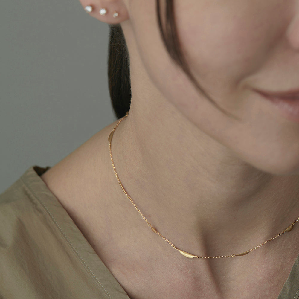 16" Spaced Crescent Necklace