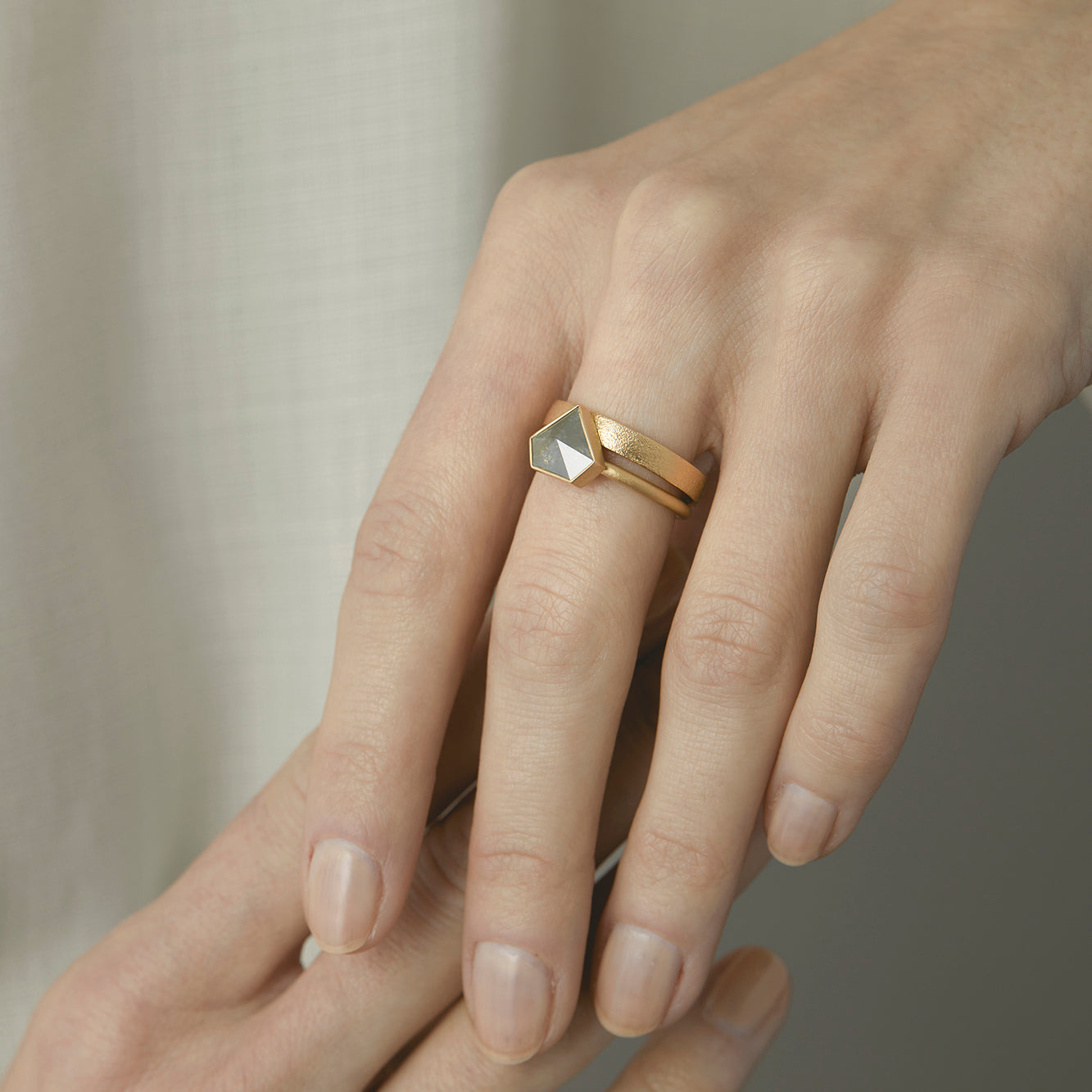3.7mm Square Gilded Band