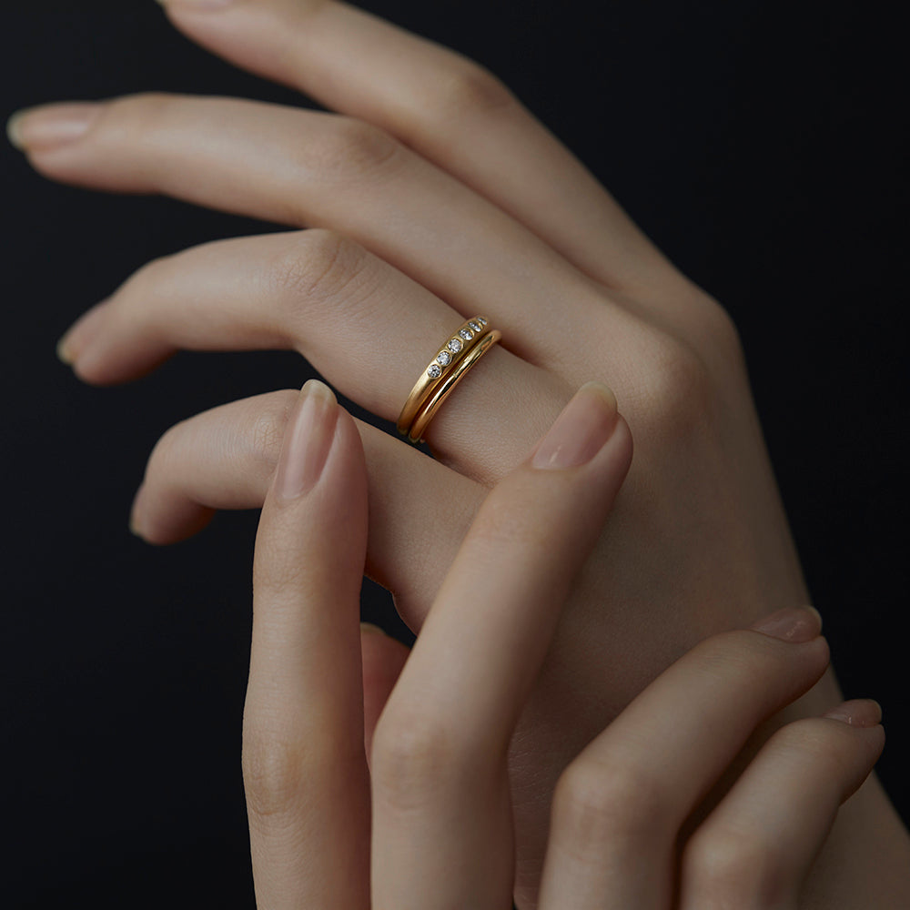 Cascading White Diamond Taper Band