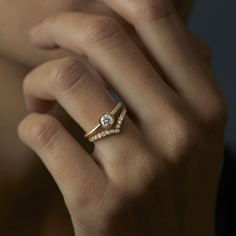 White Diamond Cresting Circle Band