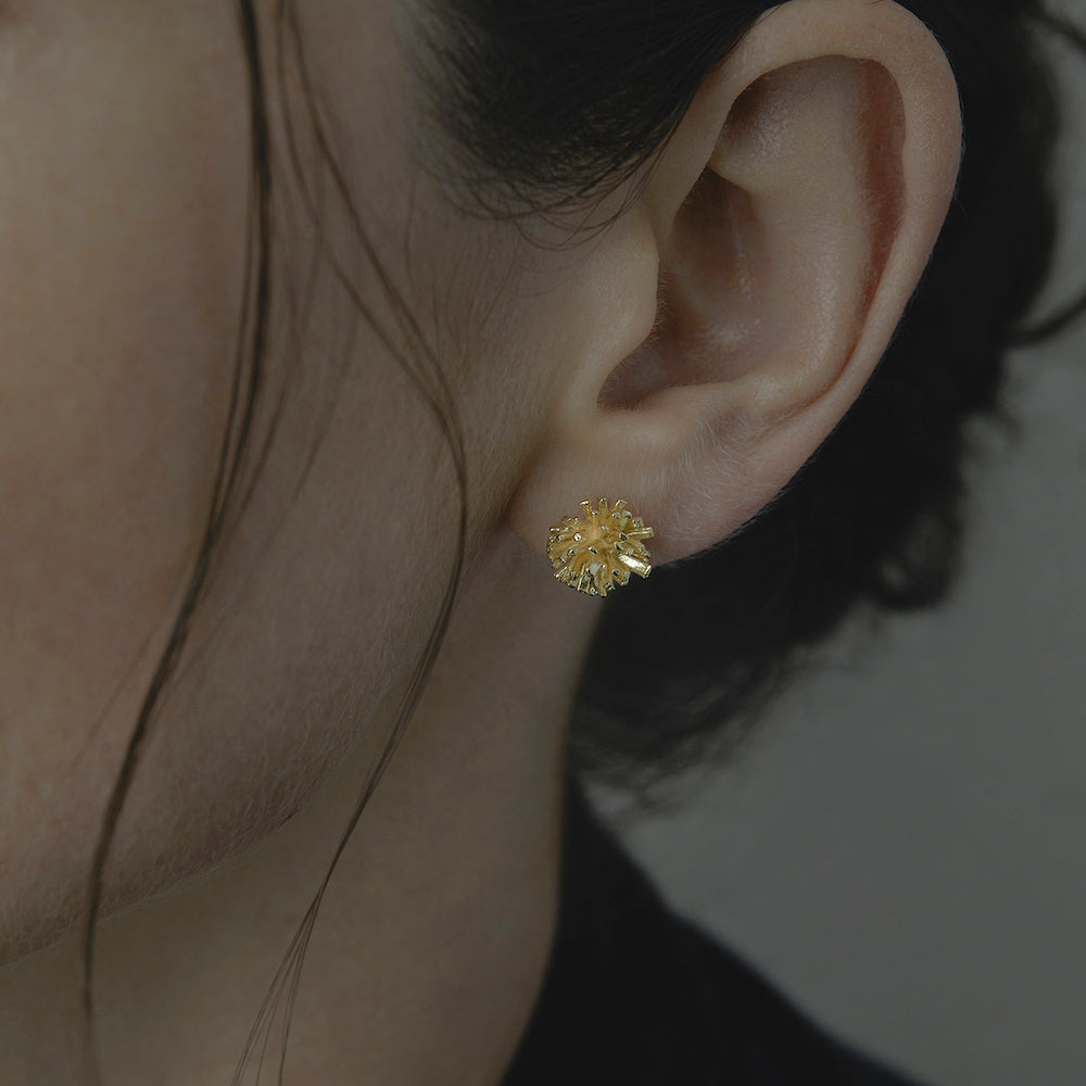 Pom pom studs - large